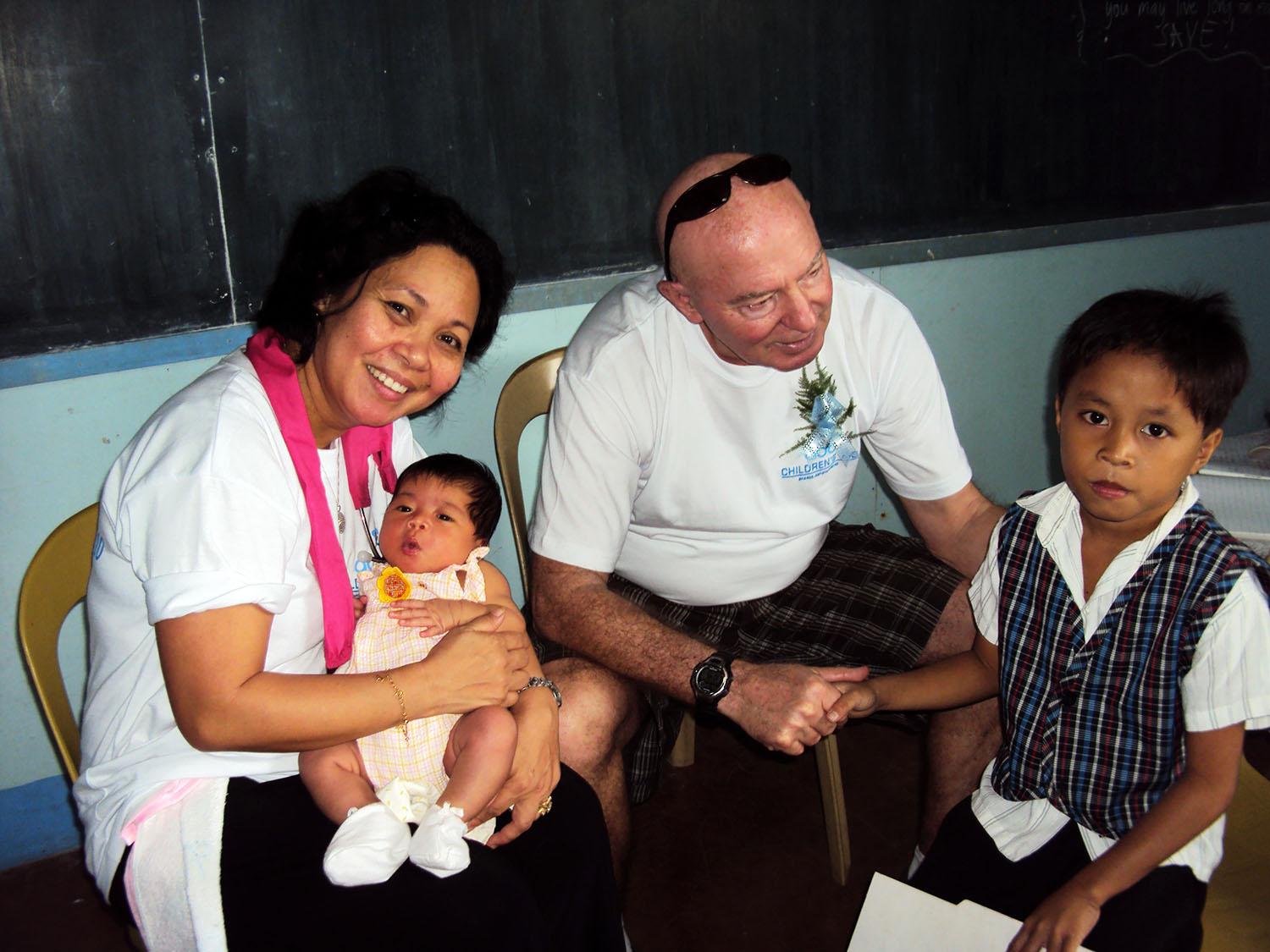 Beth and Irv Silver, from Orlando US, visit their sponsored child in Bacolod, Philippines